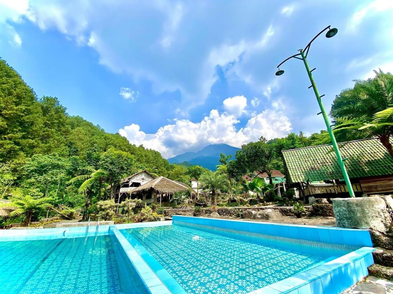 Lodge Saung Pakis Bogor